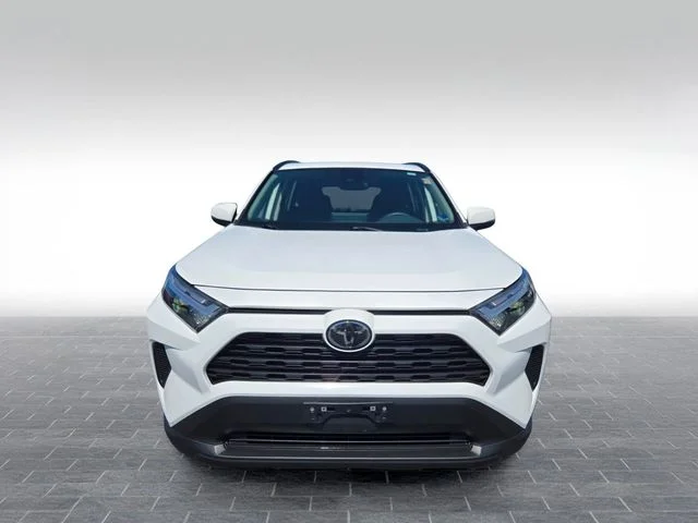 Used 2025 White Toyota XLE image 2