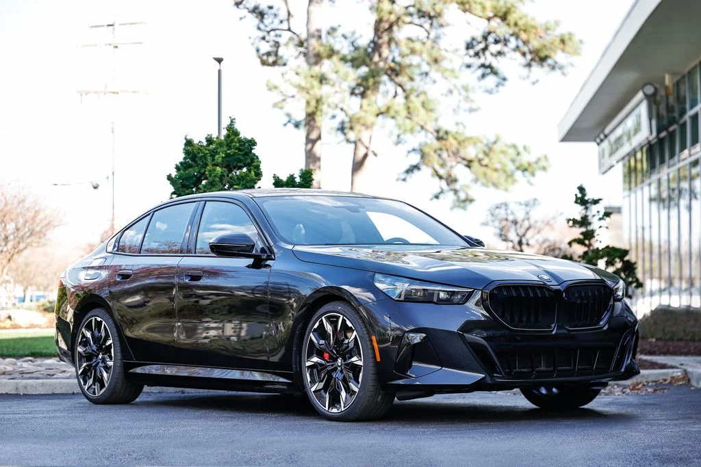 2026 BMW 5 Series 550e xDrive Sedan's photo