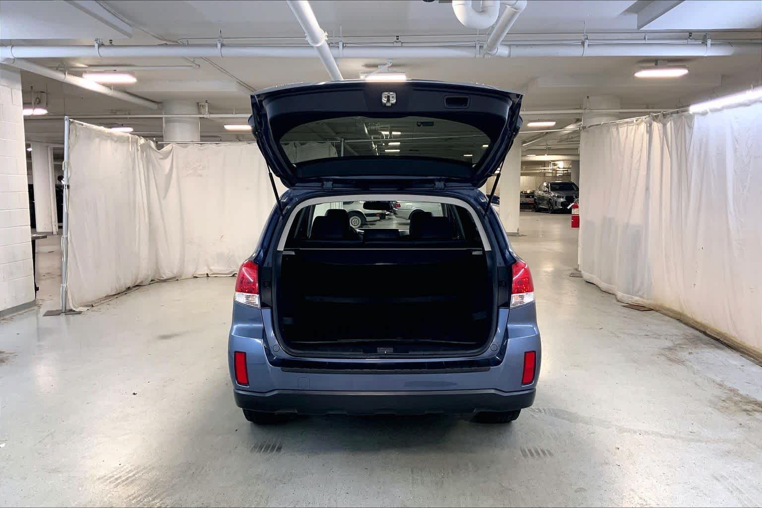 Used 2014 Twilight Blue Metallic Subaru 2.5i Limited image 33