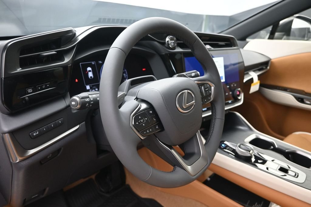 New 2026 Oxygen White Lexus  350e PREMIUM image 12
