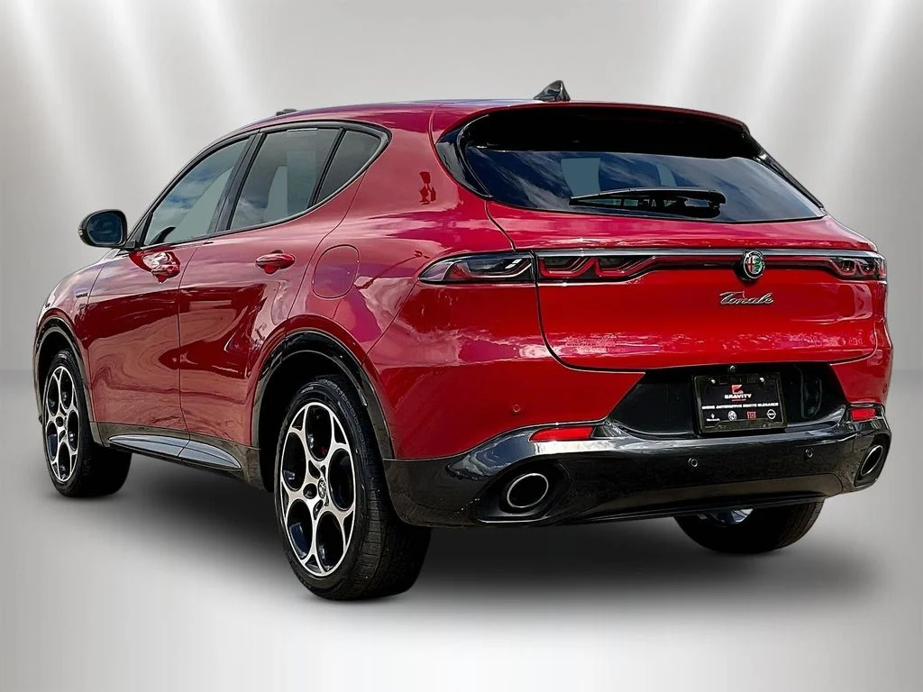 Used 2024 Alfa Rosso Alfa Romeo Veloce image 4