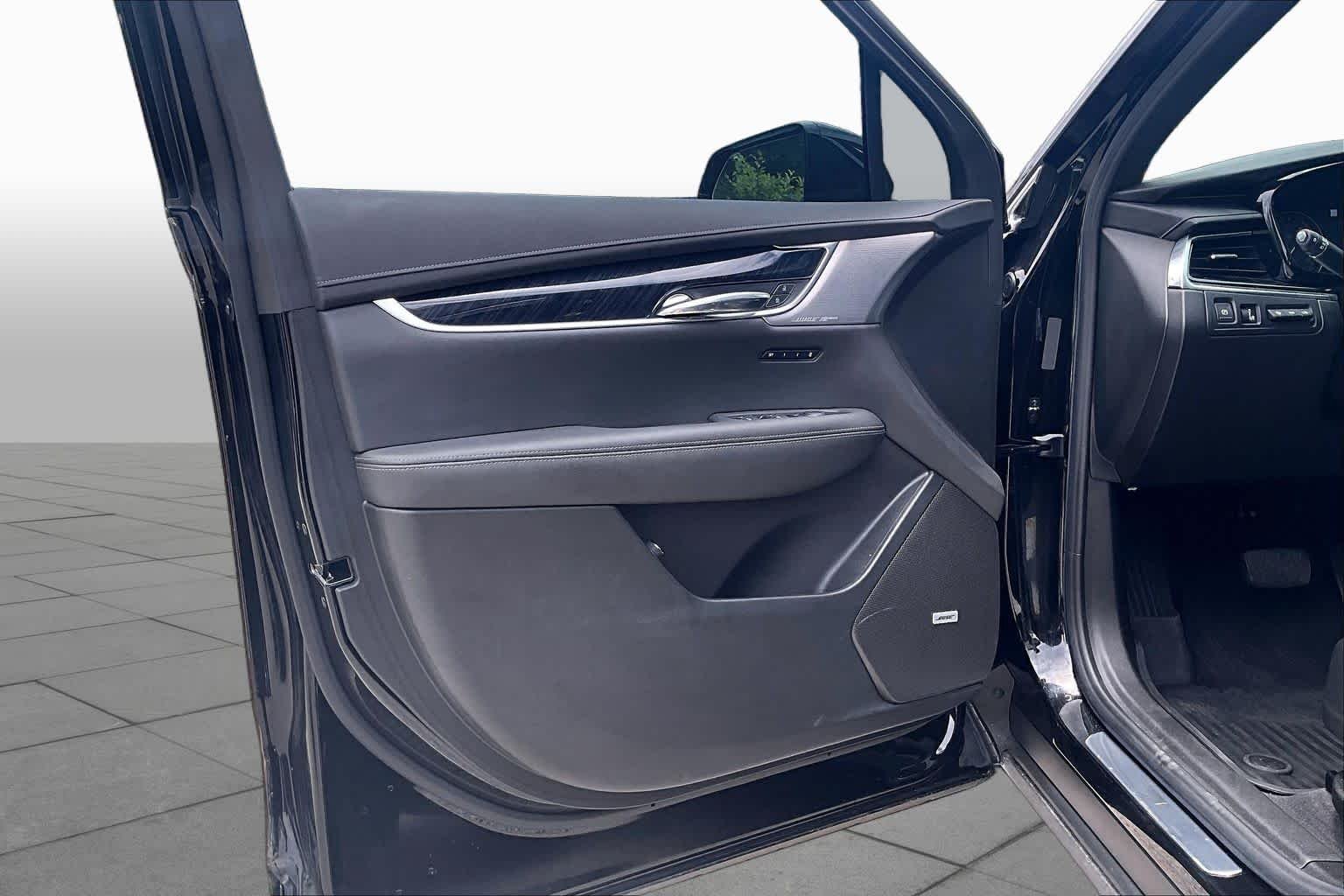 Used 2025 Stellar Black Metallic Cadillac FWD Premium Luxury image 21