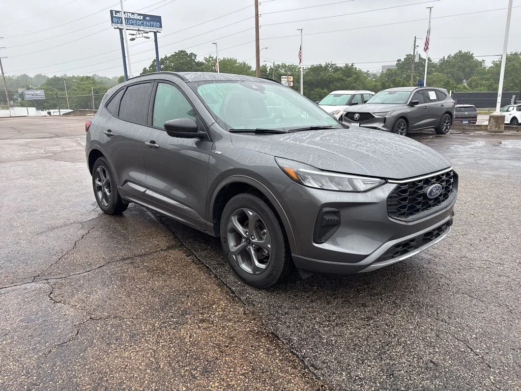 2023 Ford Escape ST-Line AWD's photo