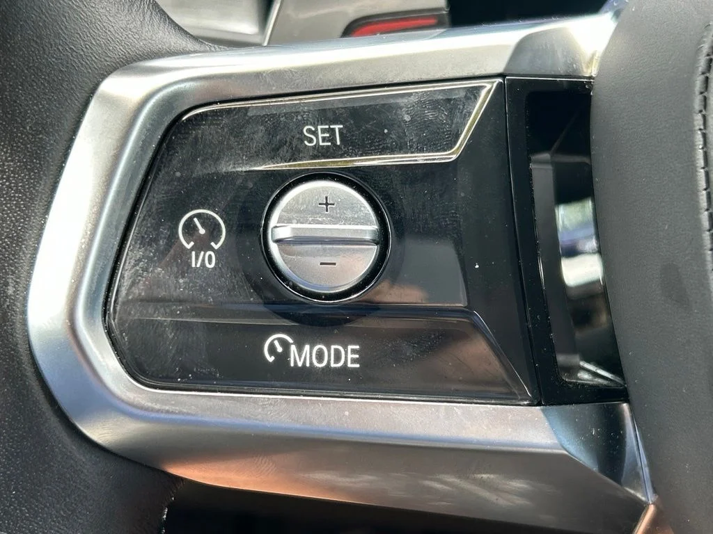 Used 2025 Carbon Black Metallic BMW 740i image 26