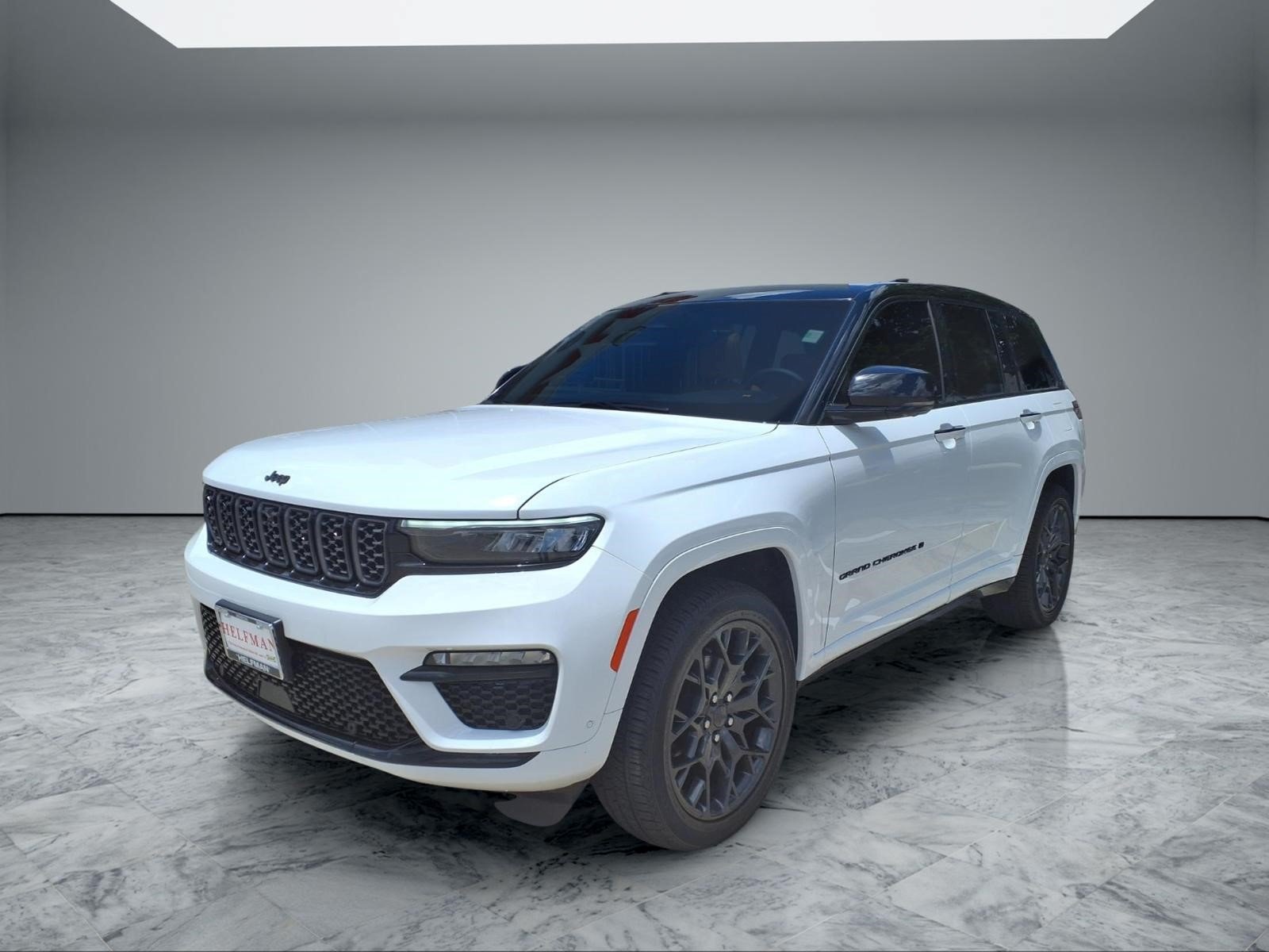 Used 2025 Bright White Clearcoat Jeep Summit image 3