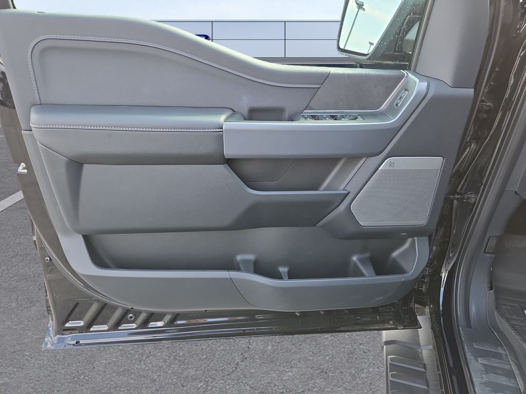New 2026 Agate Black Metallic Ford XLT image 15