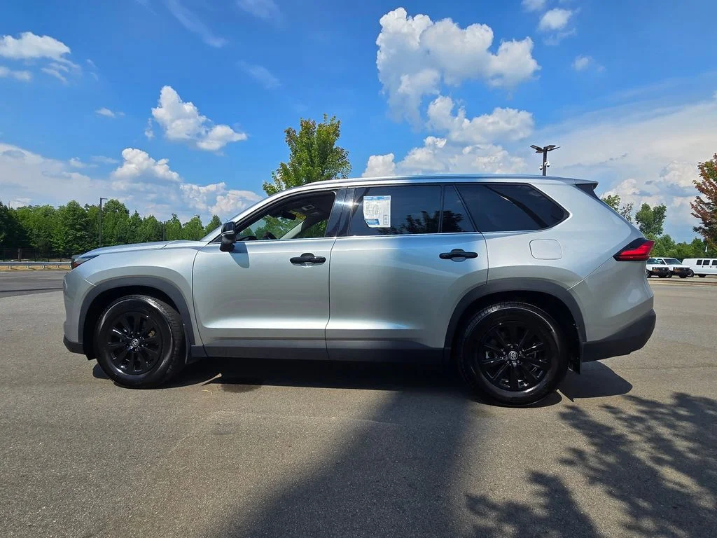 Certified Used 2024 Silver Toyota XLE image 40