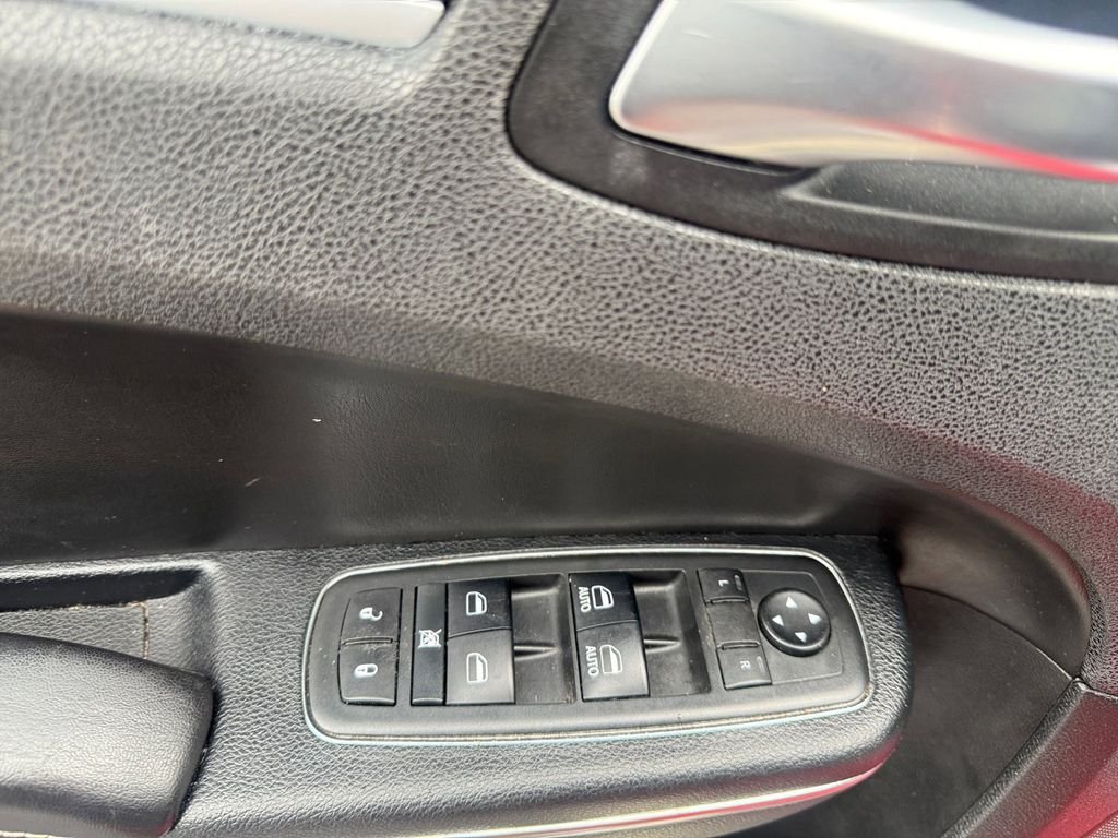Certified Used 2018 Red Chrysler S image 30