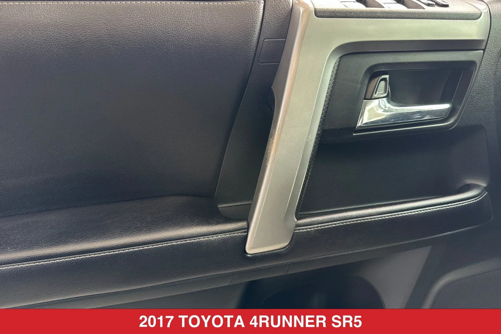 Used 2017 White Toyota SR5 image 12