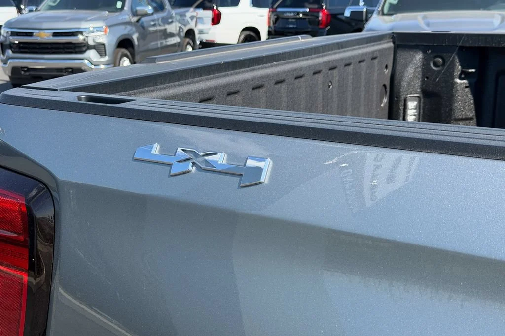 New 2026 Sterling Metallic GMC SLE image 8