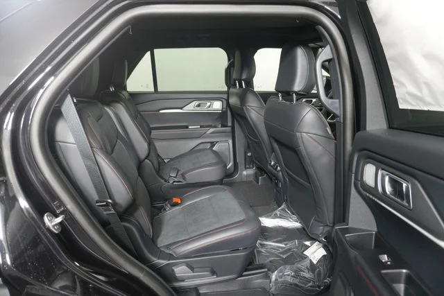 New 2026 Agate Black Metallic Ford ST image 31