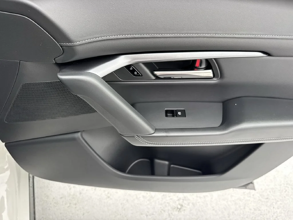 New 2026 White Metallic Mazda 2.5 S AWD image 43