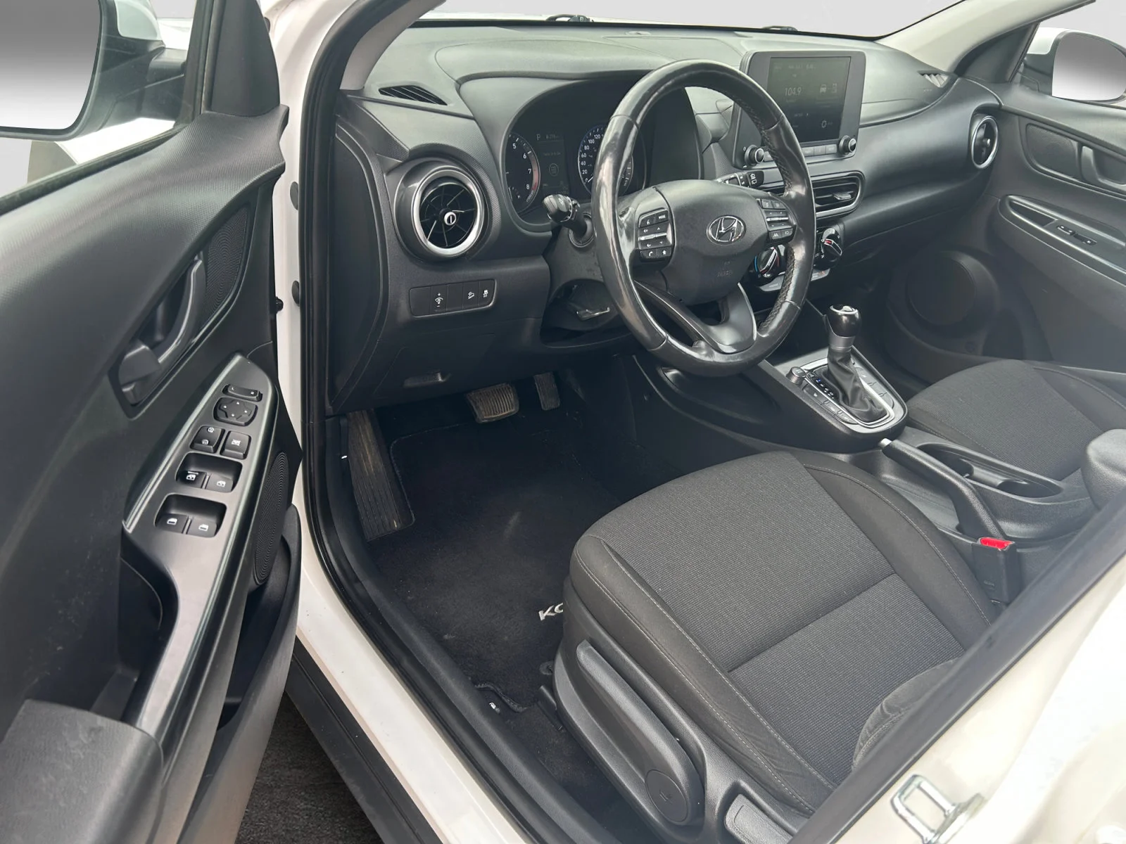 Used 2022 White Hyundai Preferred AWD image 12