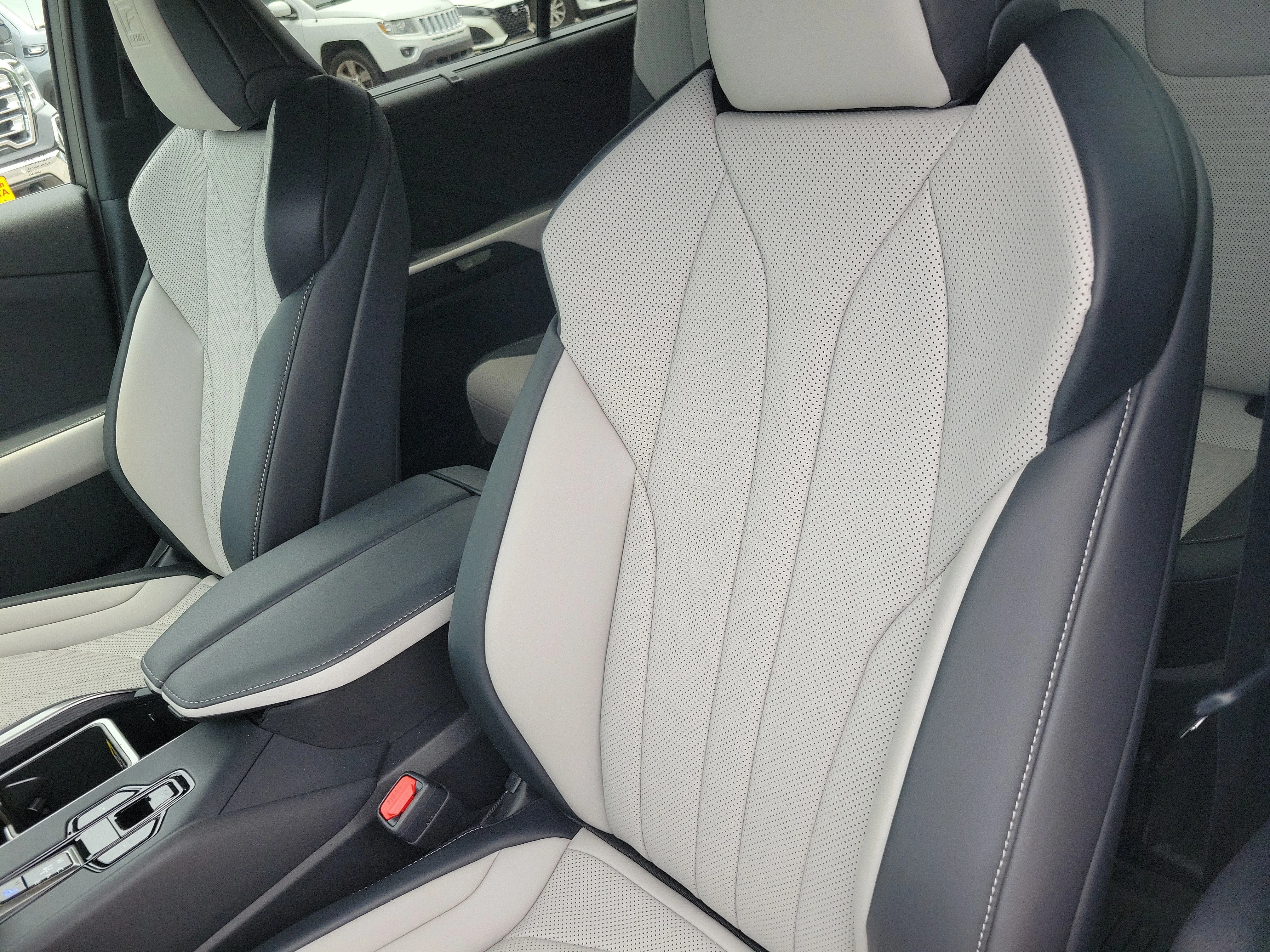 Used 2026 Windchill Lexus TX 500h F SPORT Performance Premium image 7