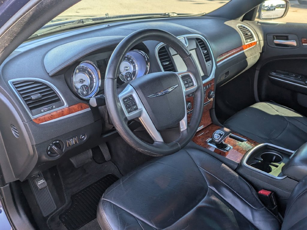 Used 2014 Blue Chrysler Base image 30
