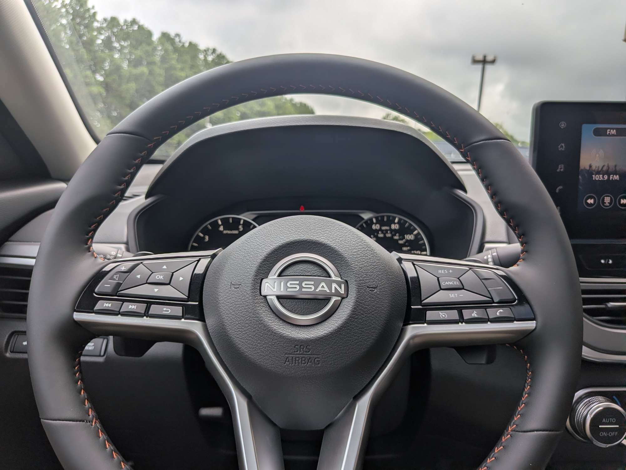New 2026 Black Nissan 2.5 SR image 24