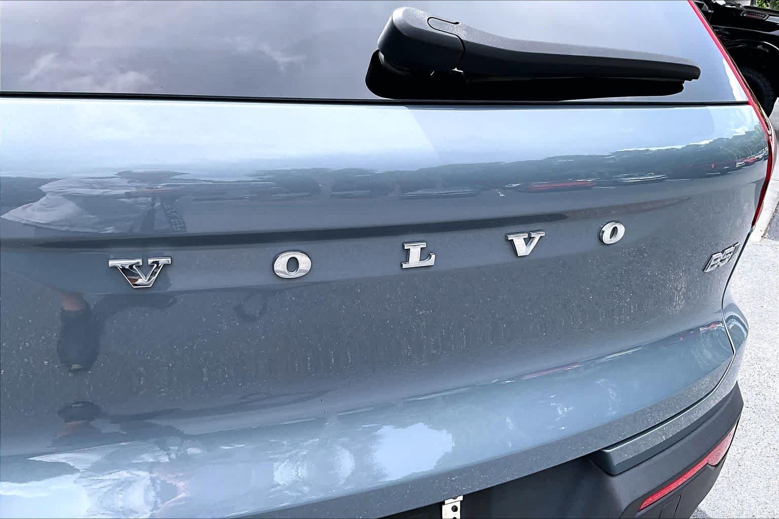 Used 2023  Volvo Plus Bright Theme image 31