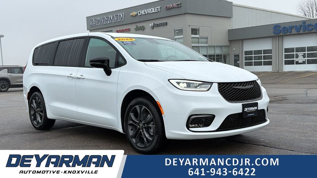 2026 Chrysler Pacifica Select