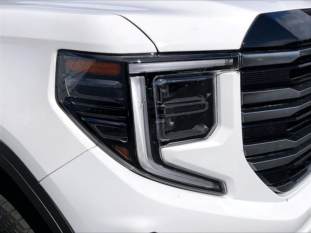 Used 2025 Summit White GMC AT4 image 33