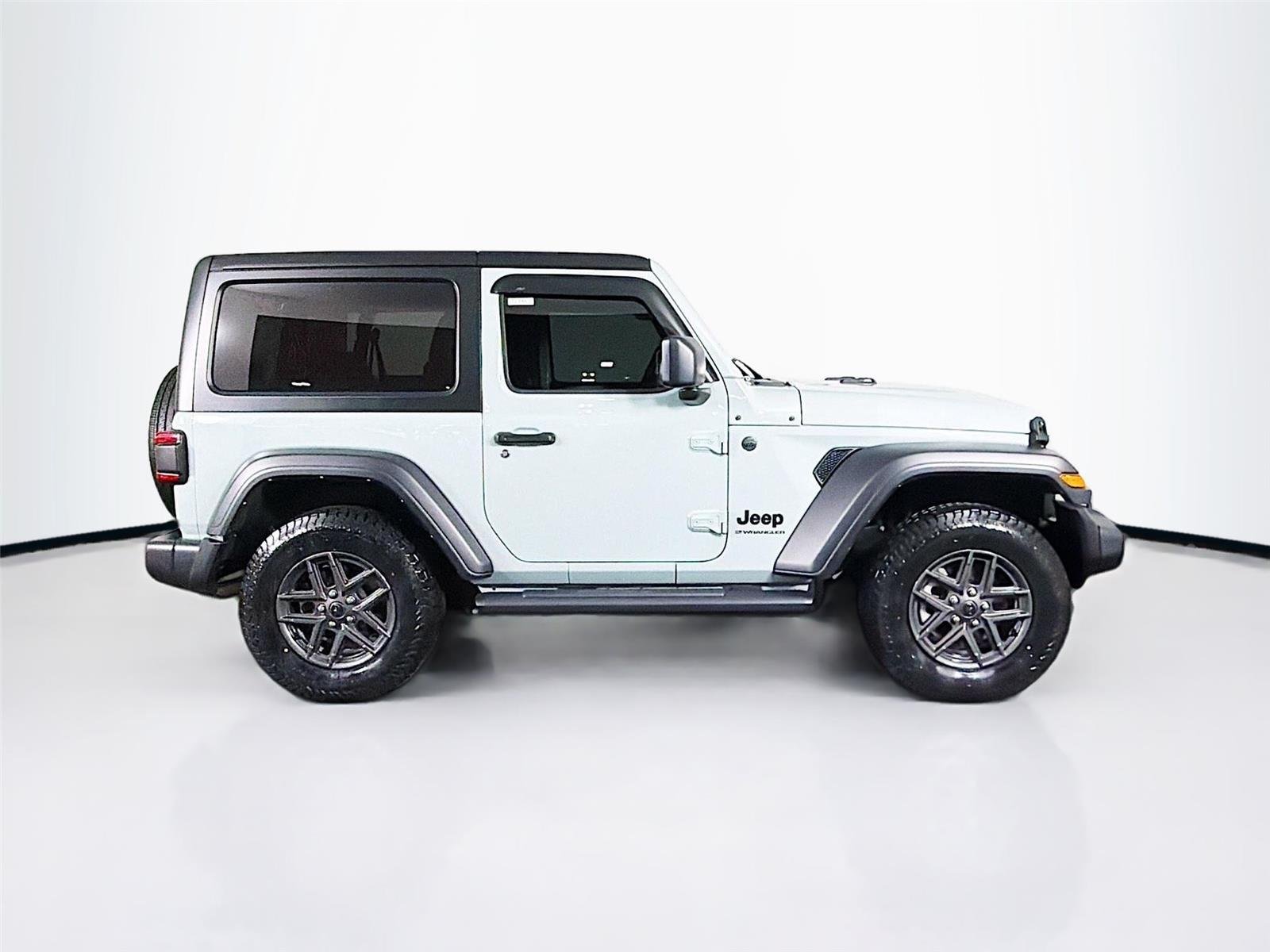 Used 2024 Earl Clearcoat Jeep Sport S image 8