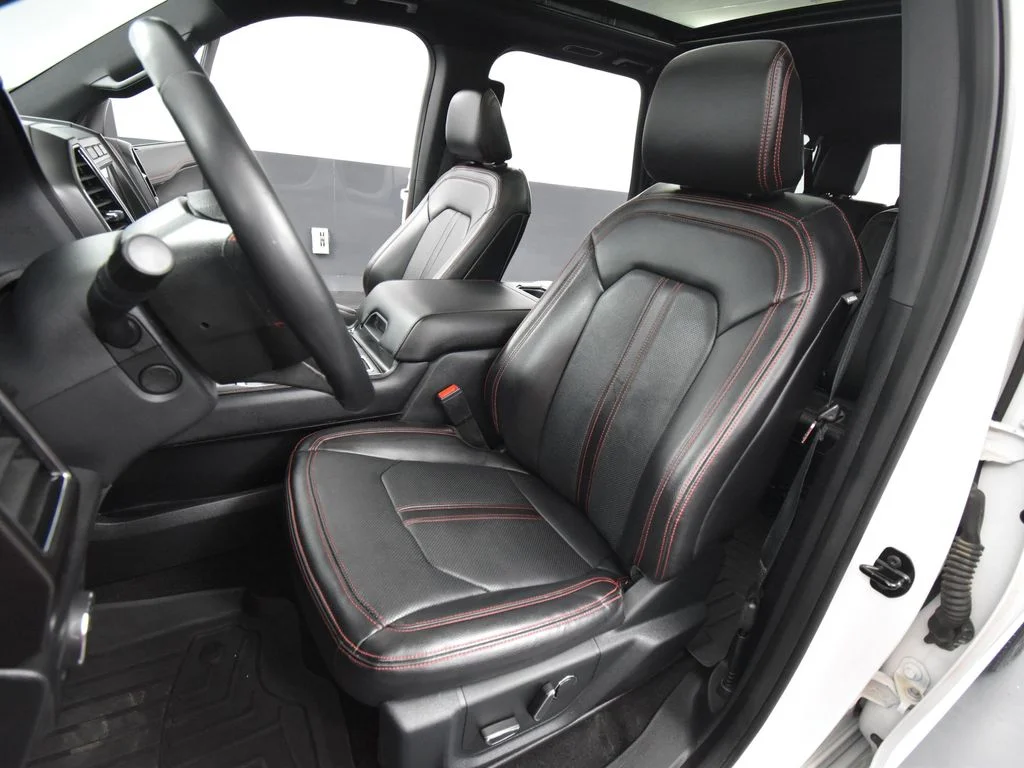 Used 2021 White Ford Limited image 19