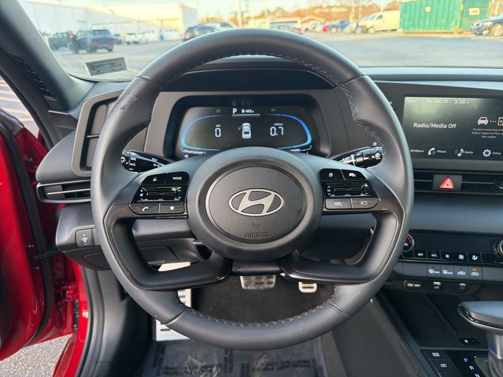 2025 Hyundai Elantra SEL - Photo 15