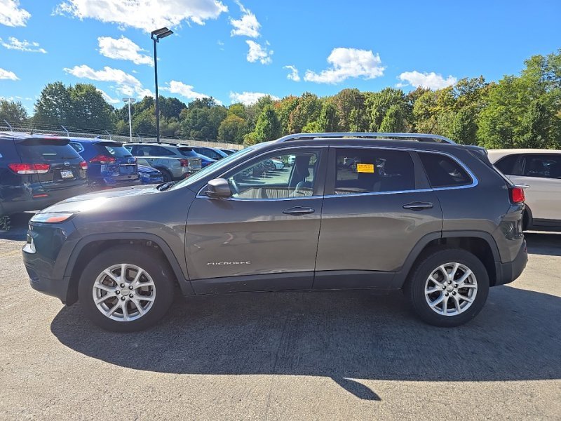 Used 2014 Gray Jeep Latitude image 4