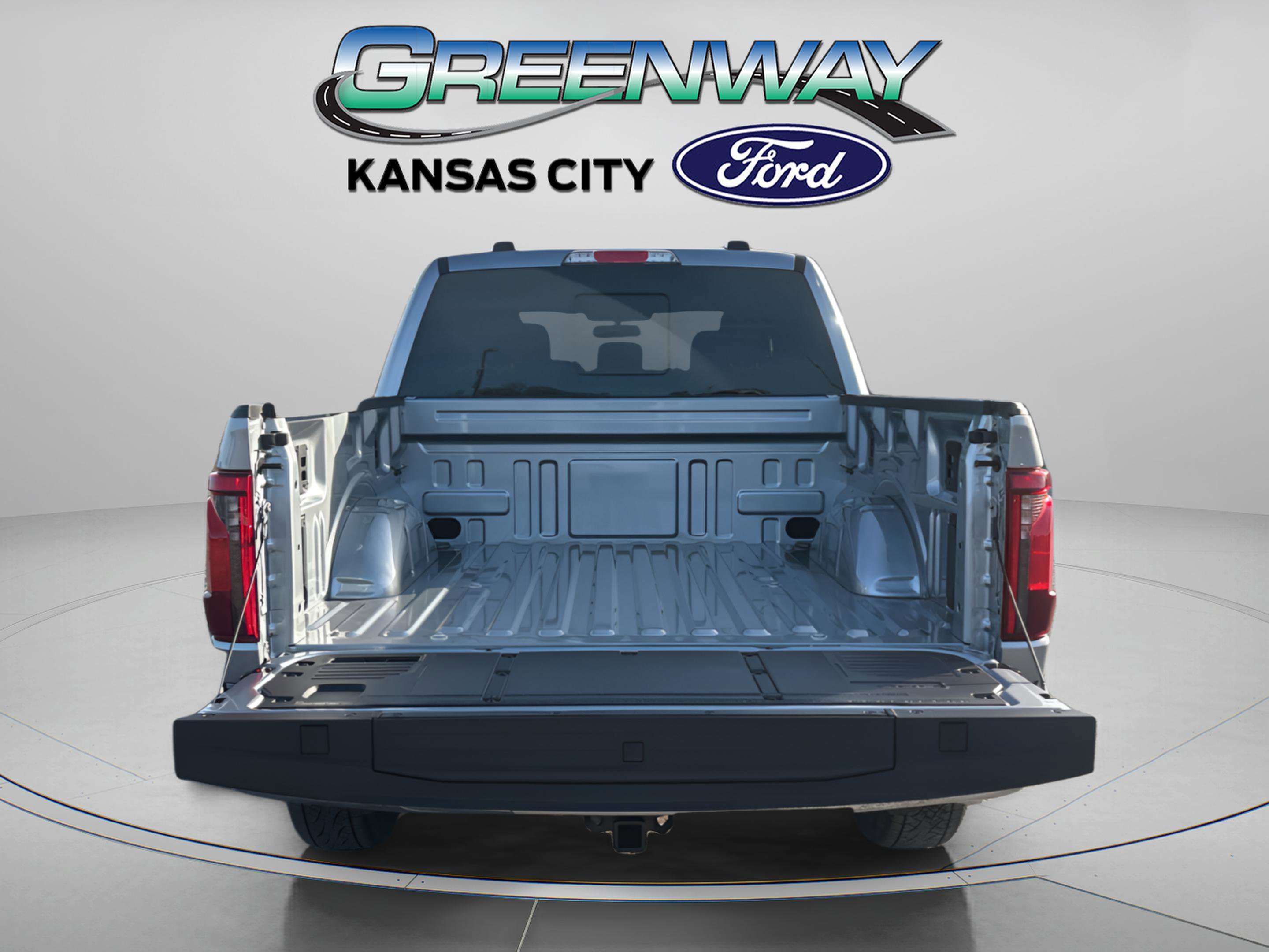 New 2026 Iconic Silver Metallic Ford XLT image 7