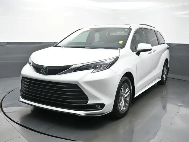 2026 Toyota Sienna XLE
