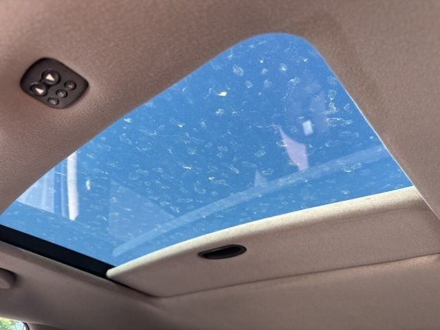 Used 2011 Blue Hyundai GLS image 17