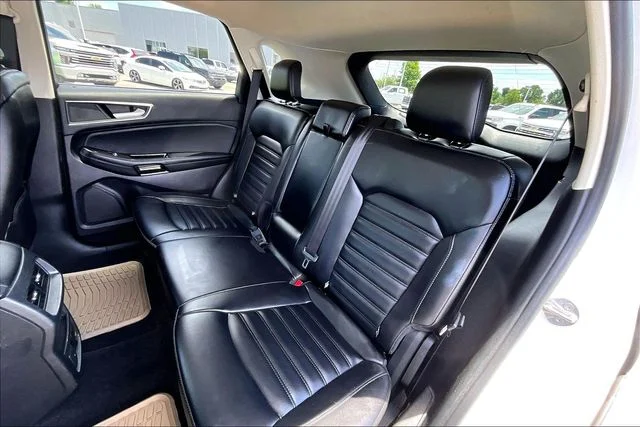 Used 2020 White Ford SEL image 19
