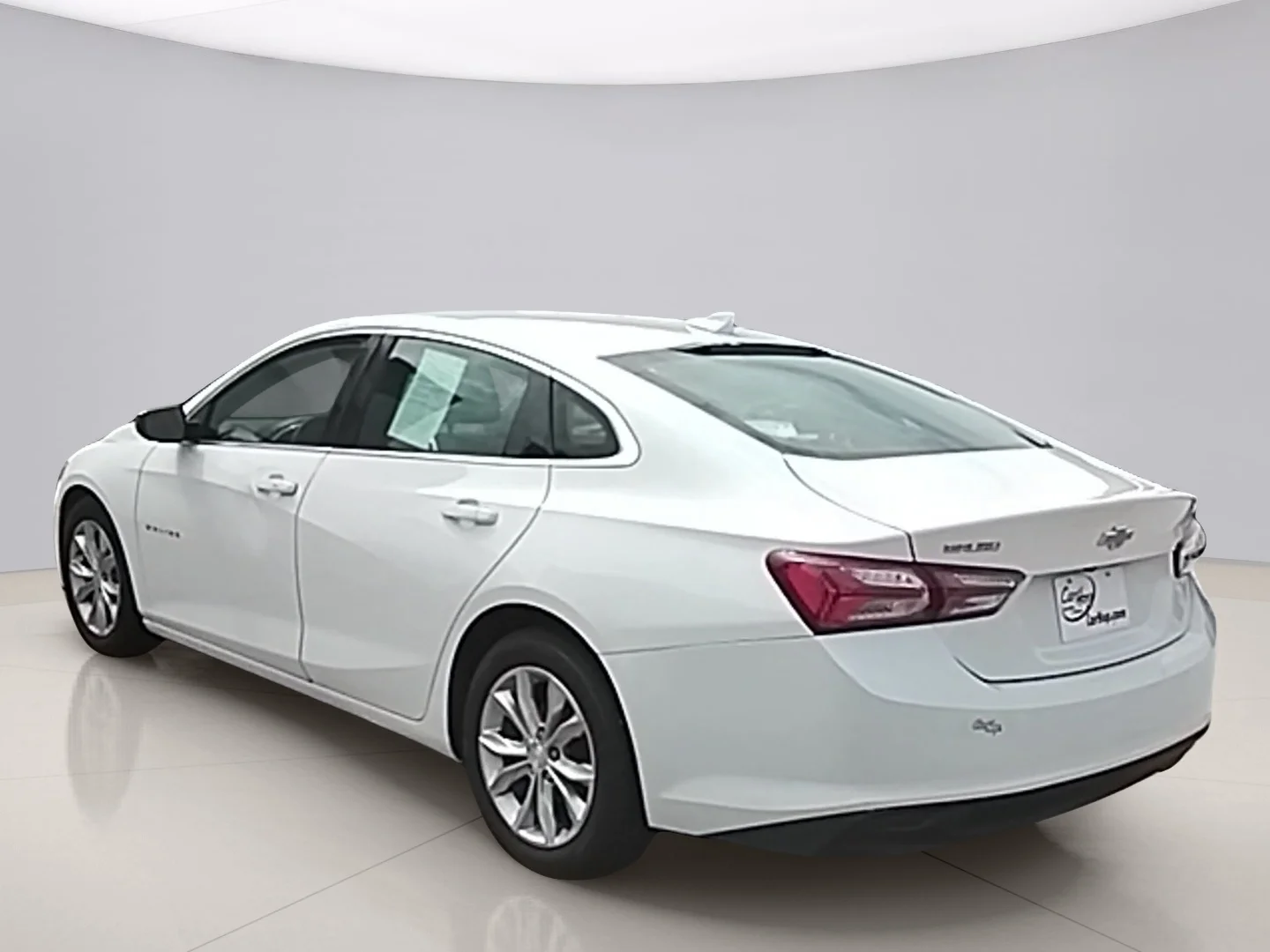 Used 2019 White Chevrolet  image 3