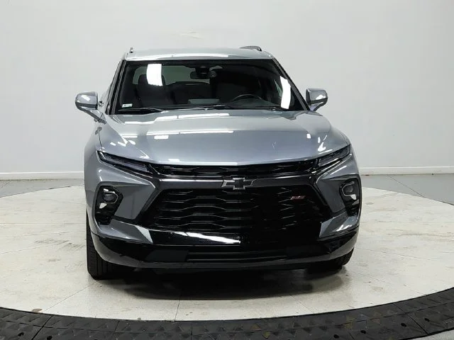 Used 2025 Sterling Gray Metallic Chevrolet RS image 3