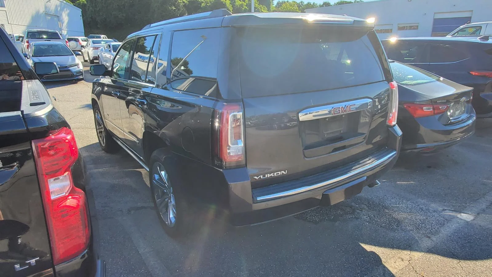 Used 2016 IRIDIUM METALLIC GMC Denali image 9