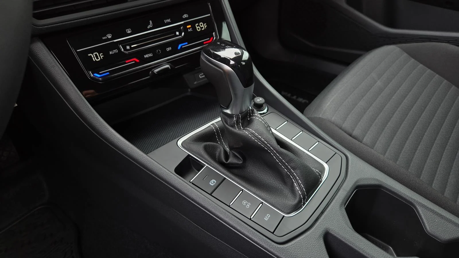 New 2026 Deep Black Pearl Volkswagen S image 33