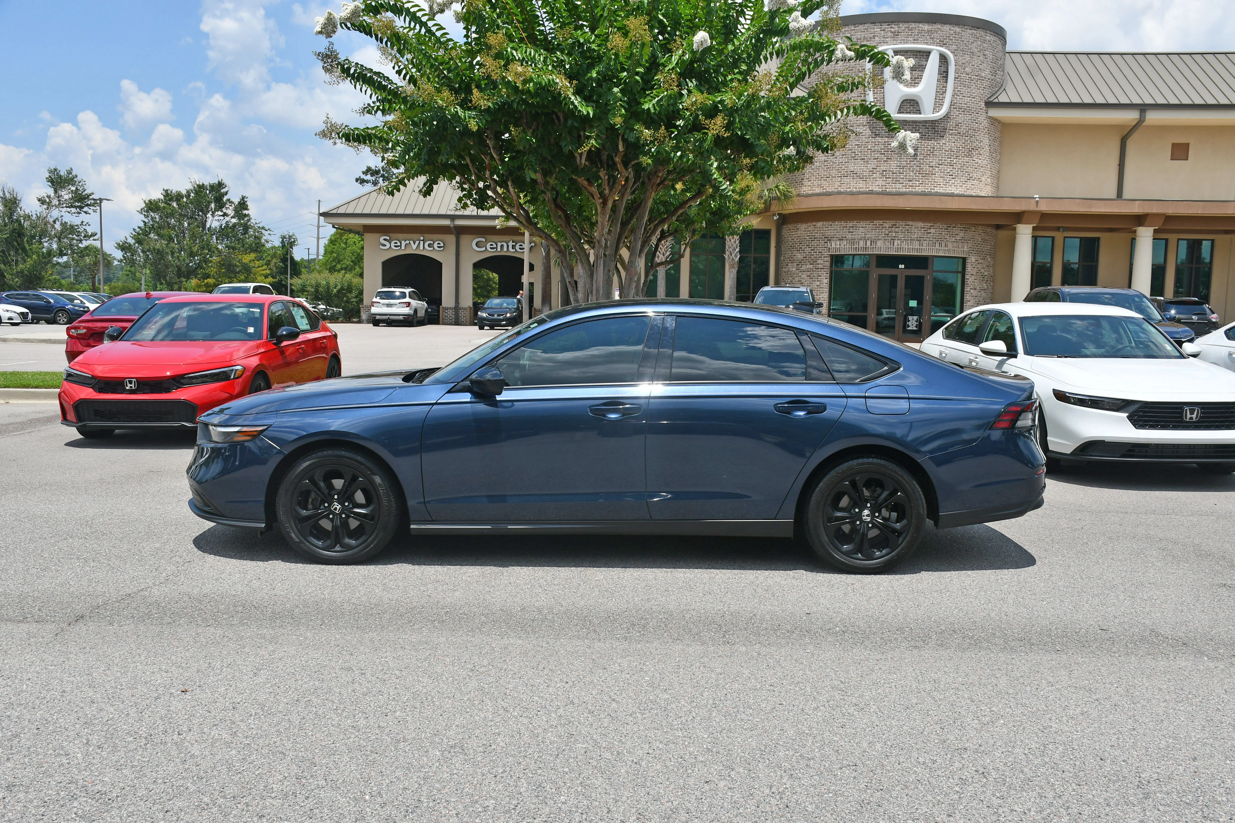 2025 Honda Accord SE - Photo 24