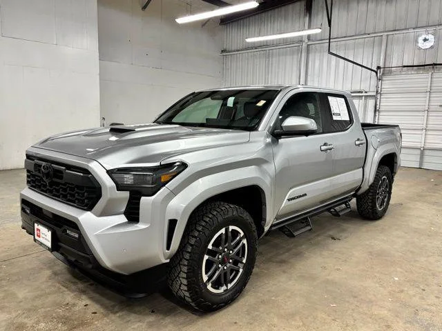 Used 2025 CELESTIAL SILVER Toyota  image 3