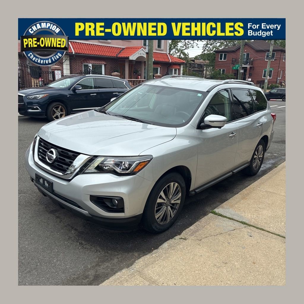 2020 Nissan Pathfinder SL 2WD's photo