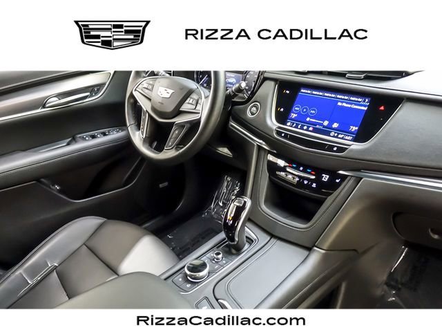 Used 2022 Stellar Black Metallic Cadillac Luxury image 23