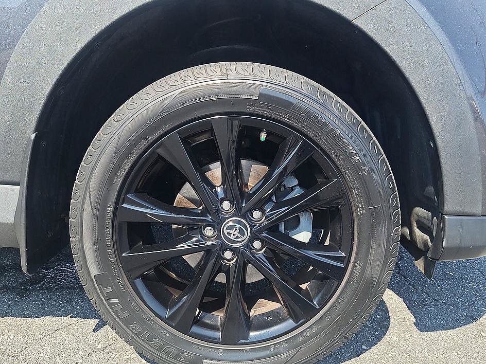 Used 2018 Magnetic Gray Metallic Toyota Adventure image 28