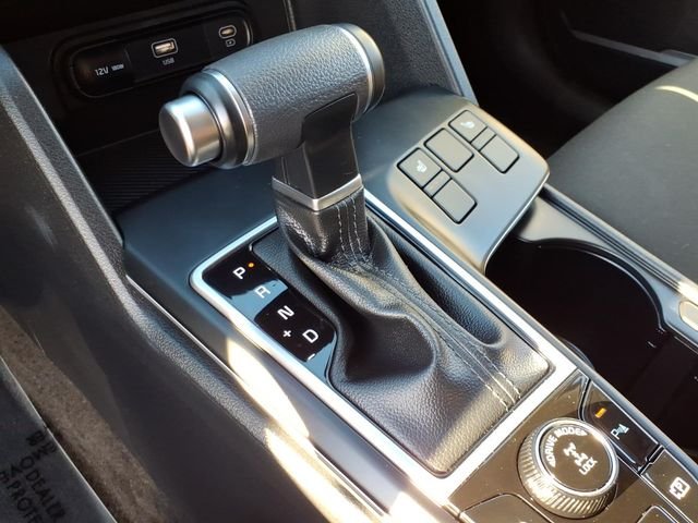Used 2024 Gravity Gray Kia LX image 18