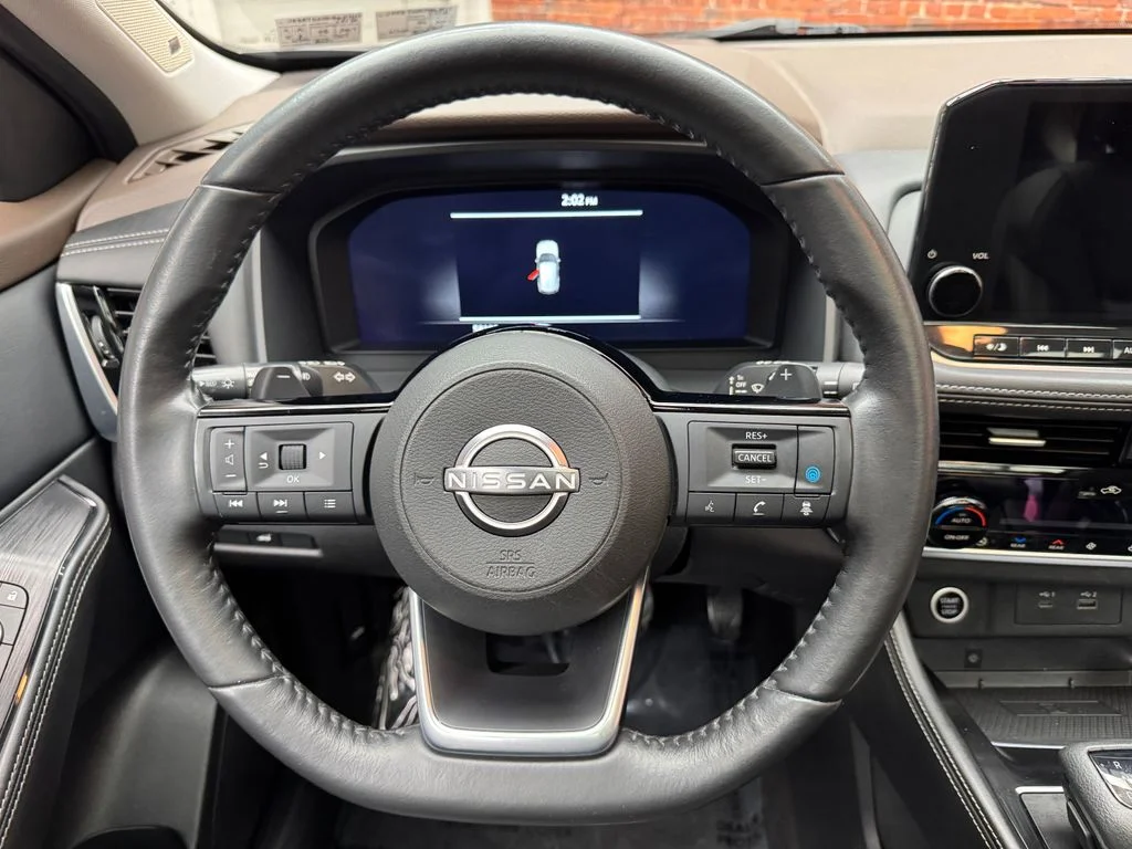 Certified Used 2022 Gun Metallic Nissan Platinum image 14