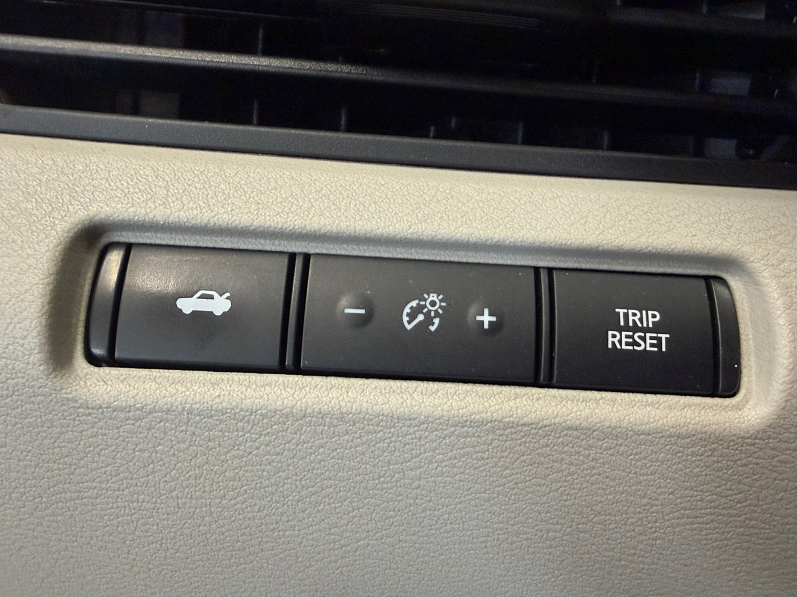 Used 2022 Scarlet Ember Tintcoat Nissan 2.5 SV image 25