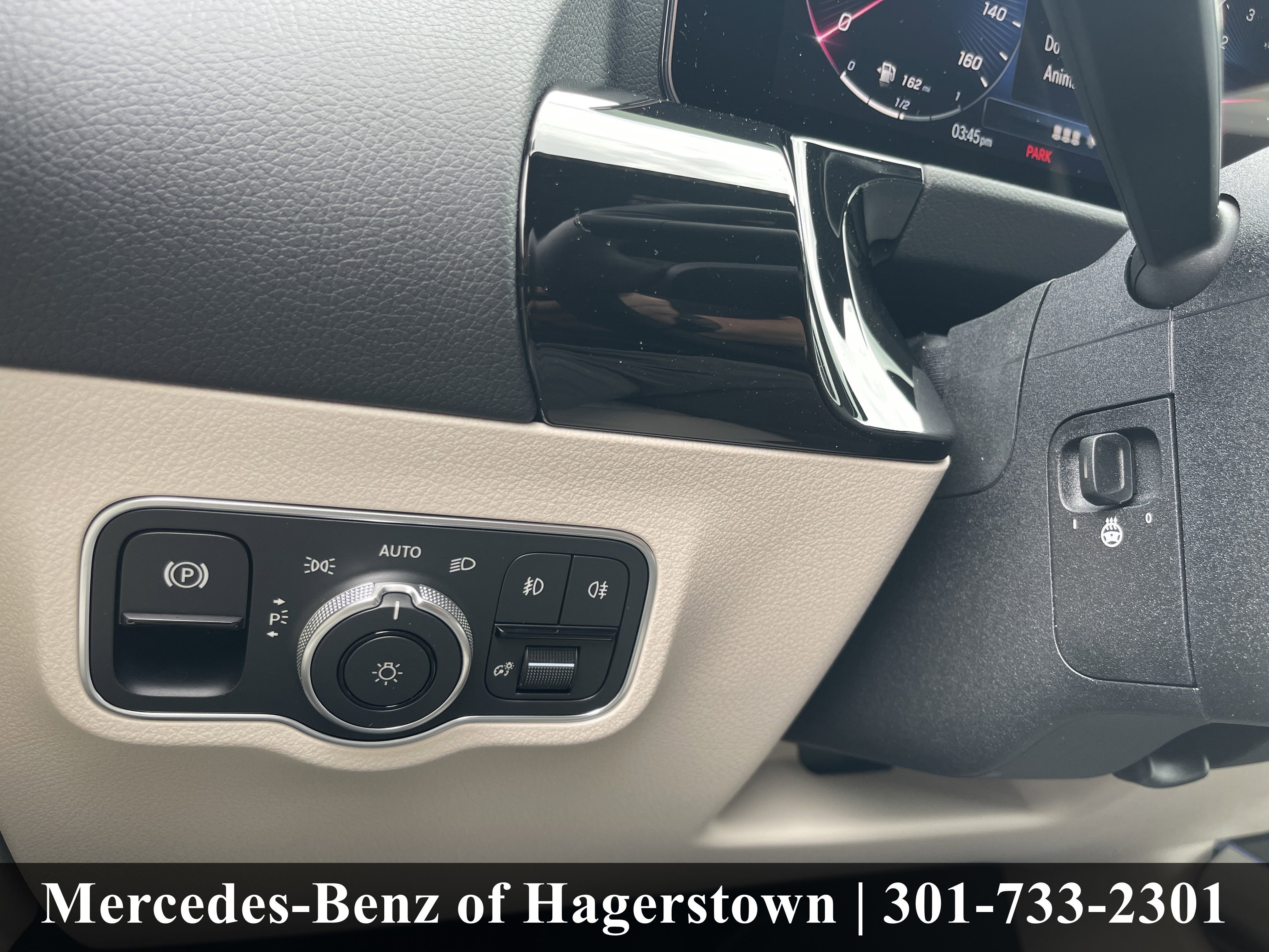 Certified Used 2026 MANUFAKTUR Patagonia Red Metallic Mercedes-Benz GLA 250 4MATIC® SUV image 17