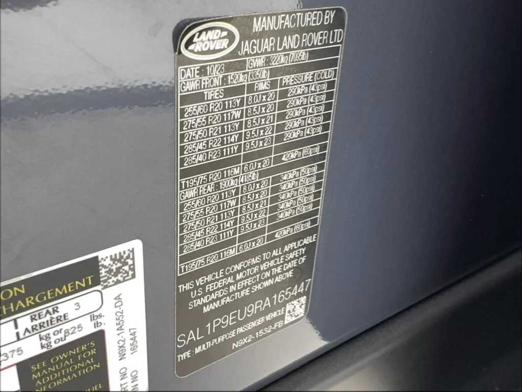 Used 2024 Blue Land Rover SE image 48