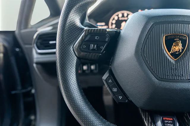 Used 2016  Lamborghini  image 39