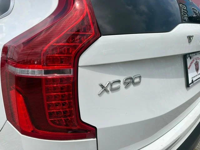 Used 2016 White Volvo T6 Momentum image 36