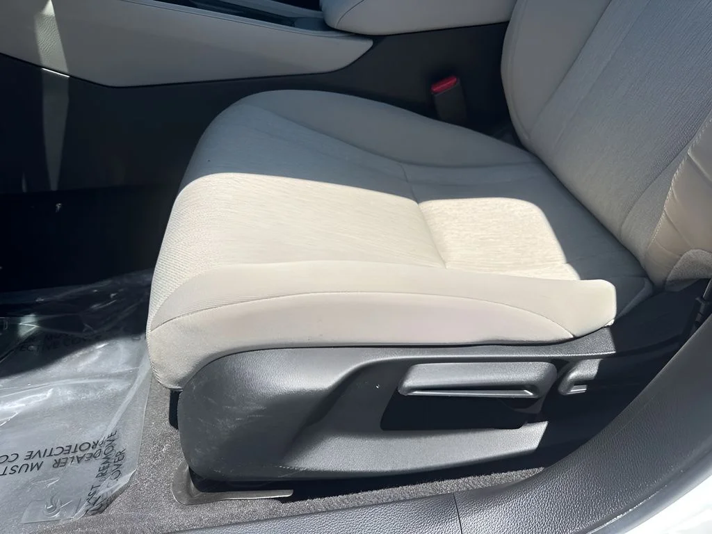 Used 2025 White Honda LX image 11