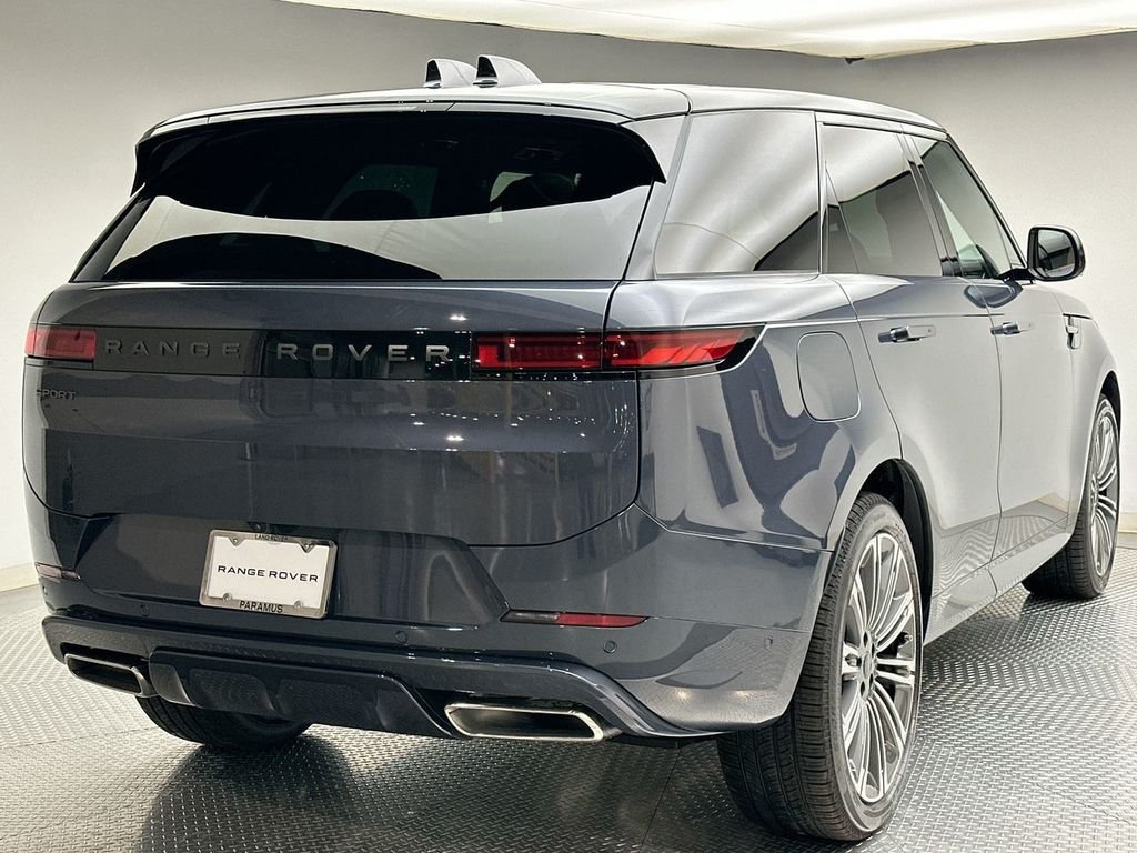 New 2026 Varesine Blue Land Rover Dynamic SE image 3
