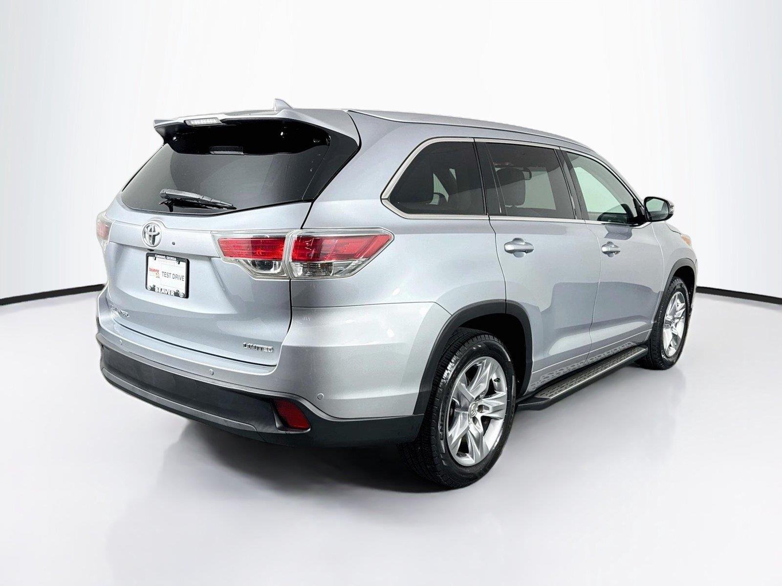 Used 2015 Silver Sky Metallic Toyota Limited image 2